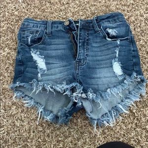 Fashion nova frayed shorts